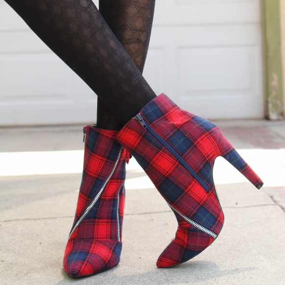 🚨LAST PAIR!//The Harley// Red Plaid Boots - Picture 7 of 7